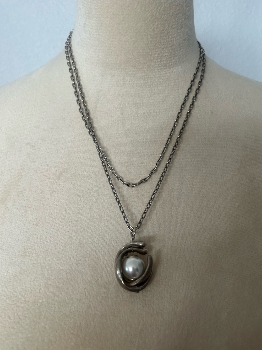 Retired Uno de 50 In Orbit Pearl Necklace
